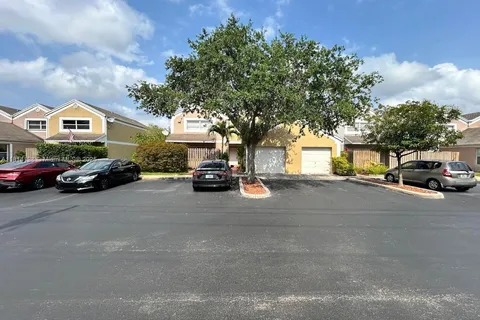 1325 NW 124th Ave # 1325, Pembroke Pines FL 33026