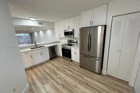 1325 NW 124th Ave # 1325, Pembroke Pines FL 33026