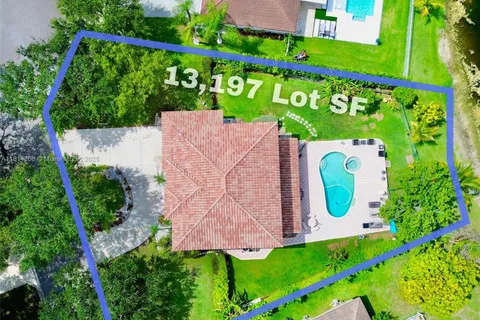 1560 NW 103rd Ter, Coral Springs FL 33071