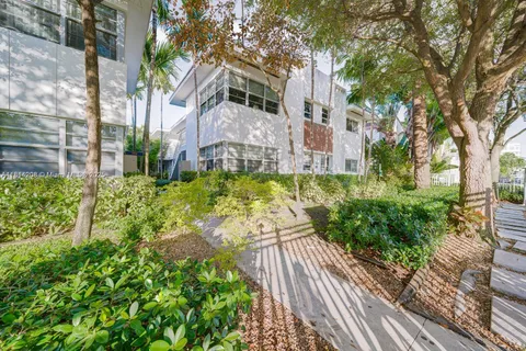 1568 Pennsylvania # 325, Miami Beach FL 33139