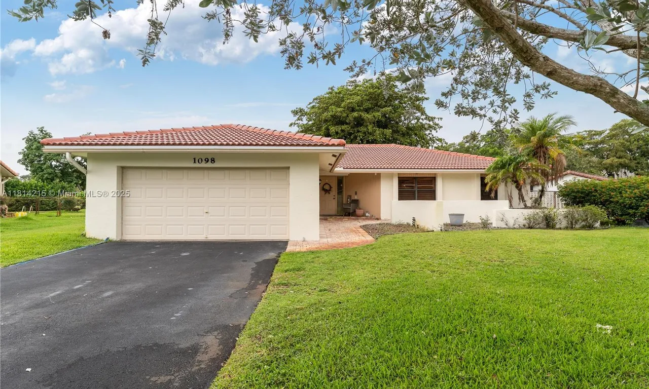 1098 NW 83rd Dr, Coral Springs FL 33071