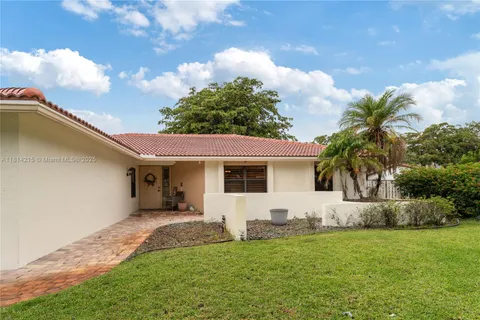 1098 NW 83rd Dr, Coral Springs FL 33071