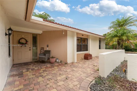 1098 NW 83rd Dr, Coral Springs FL 33071