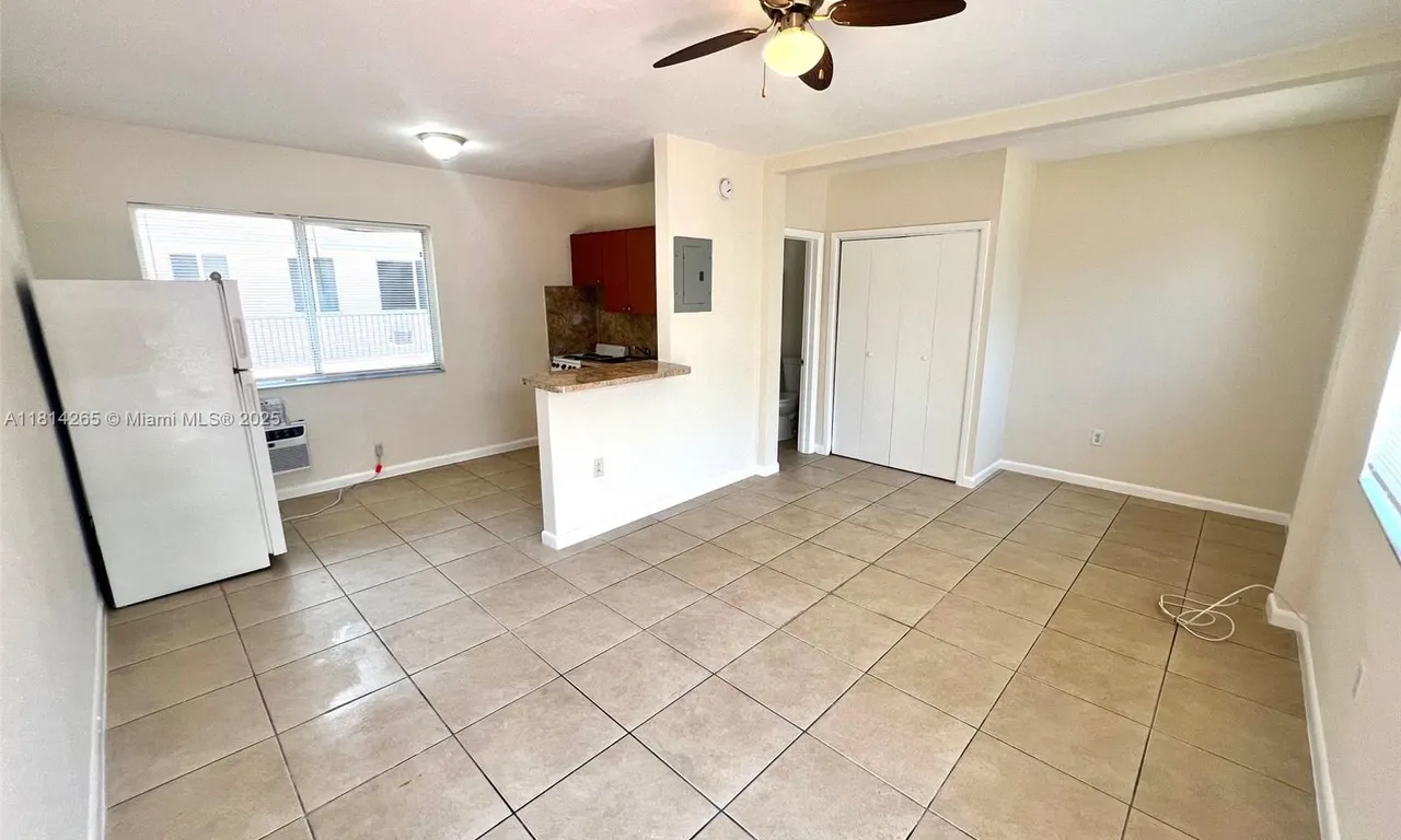 690 NE 85th St # 3D, Miami FL 33138