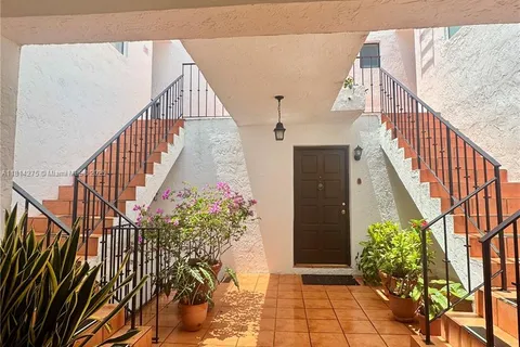 437 Santander Ave # G, Coral Gables FL 33134