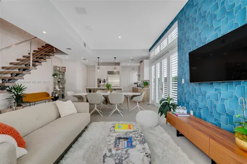 3404 Ponce De Leon Blvd # 3404, Coral Gables FL 33134