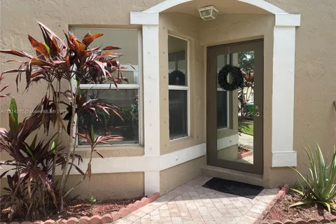 5500 NW 90th Ter, Sunrise FL 33351