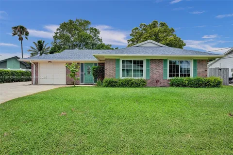 2398 SE Bordeaux Ct, Port St. Lucie FL 34952