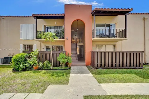 10804 N SW 88th St # P14, Miami FL 33176