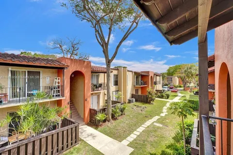 10804 N SW 88th St # P14, Miami FL 33176