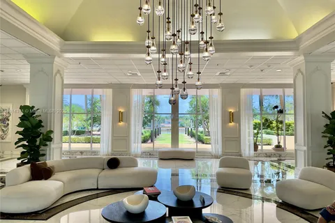 5600 Collins Ave # 10V, Miami Beach FL 33140
