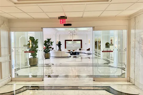 5600 Collins Ave # 10V, Miami Beach FL 33140