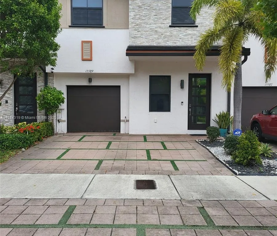 15589 NW 91st Ct, Miami Lakes FL 33018