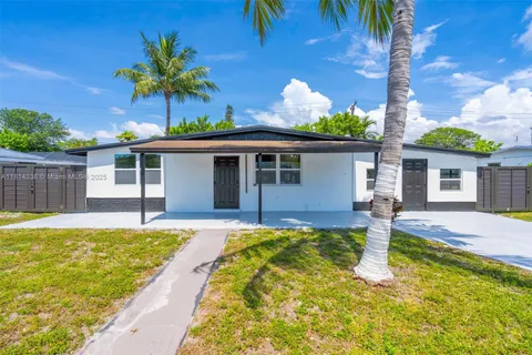 19330 NE 2nd Ave, Miami FL 33179