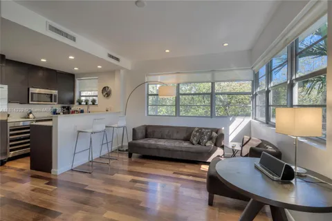 1568 Pennsylvania Ave # 320, Miami Beach FL 33139
