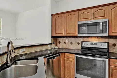 10902 NW 79th St # 10902, Doral FL 33178