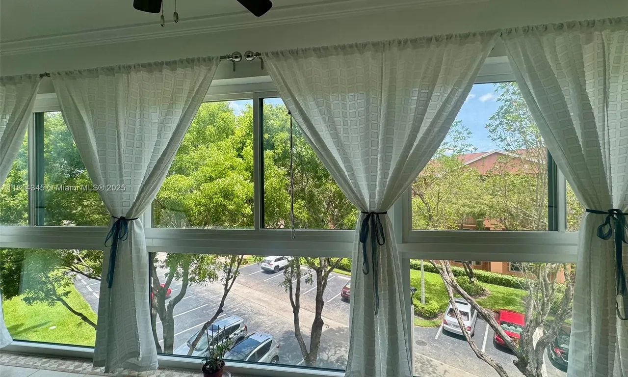701 SW 142nd Ave # 414S, Pembroke Pines FL 33027