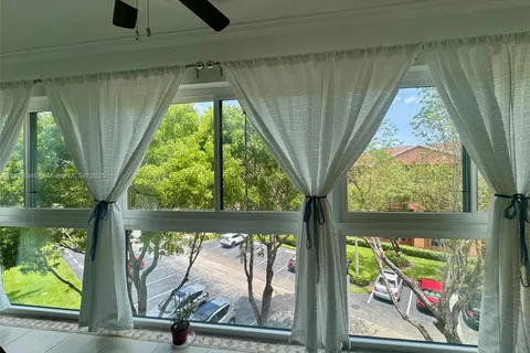 701 SW 142nd Ave # 414S, Pembroke Pines FL 33027