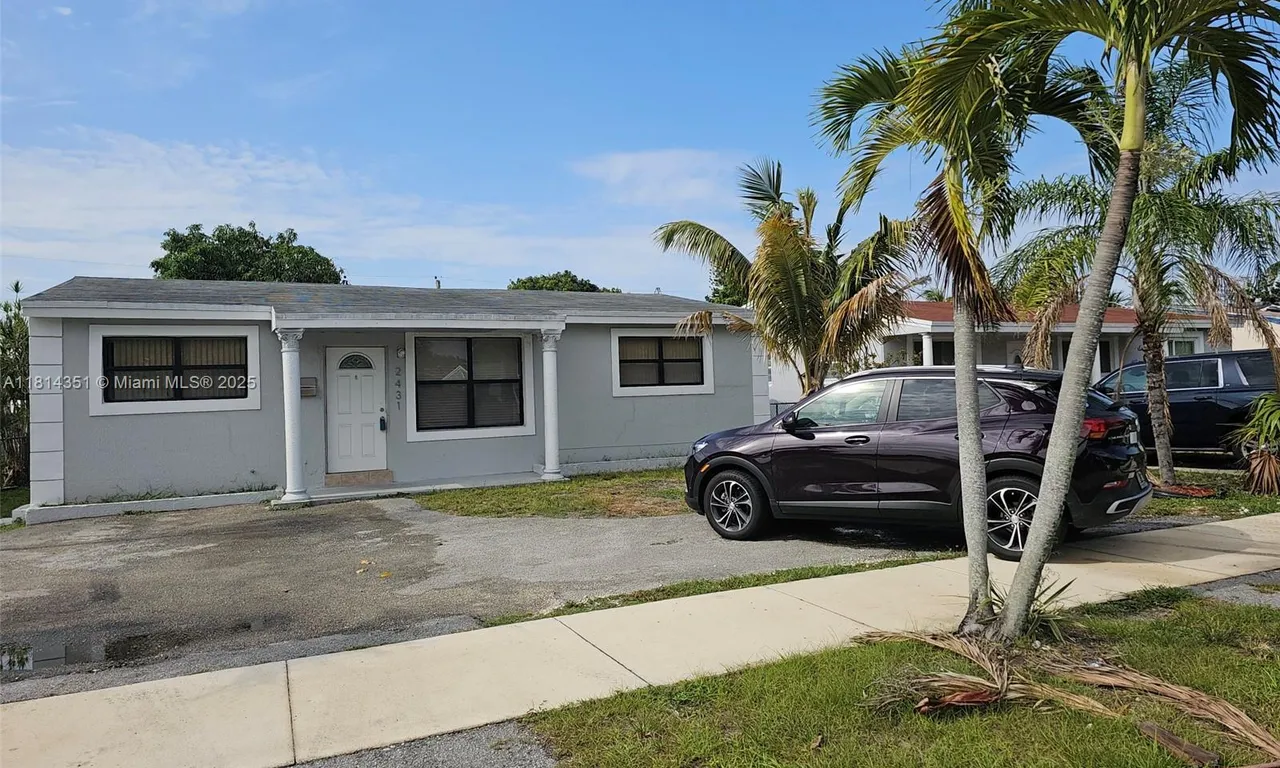 2431 Liberty St, Hollywood FL 33020