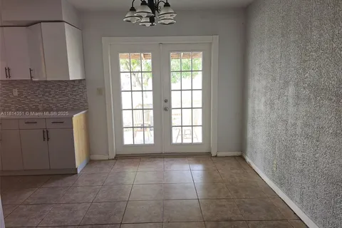 2431 Liberty St, Hollywood FL 33020