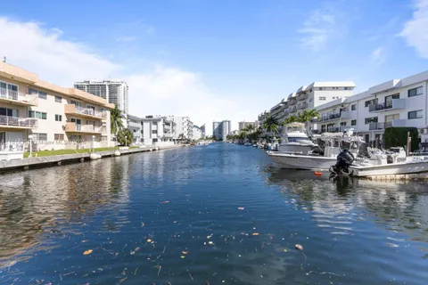 17051 NE 35th Ave # 109, North Miami Beach FL 33160