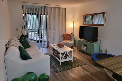 4820 W Lucerne Lakes Blvd W # 305, Lake Worth FL 33467