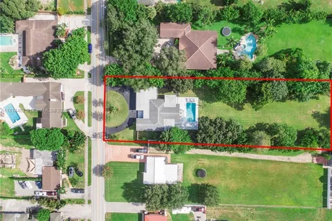 224 E Acre Dr, Plantation FL 33317