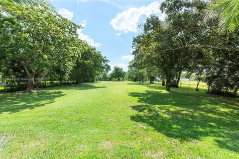 224 E Acre Dr, Plantation FL 33317