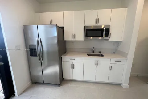 11751 SW 248th Ter Side, Homestead FL 33032