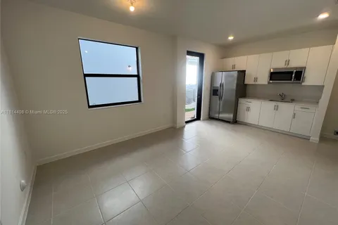 11751 SW 248th Ter Side, Homestead FL 33032
