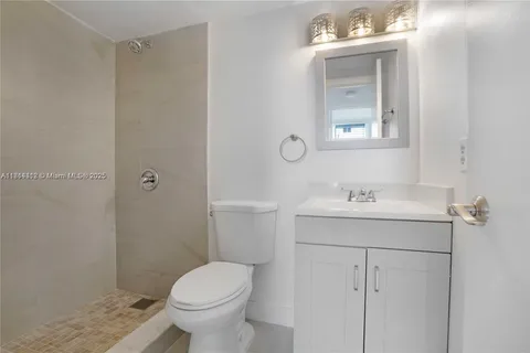 750 NW 43rd # 601, Miami FL 33126