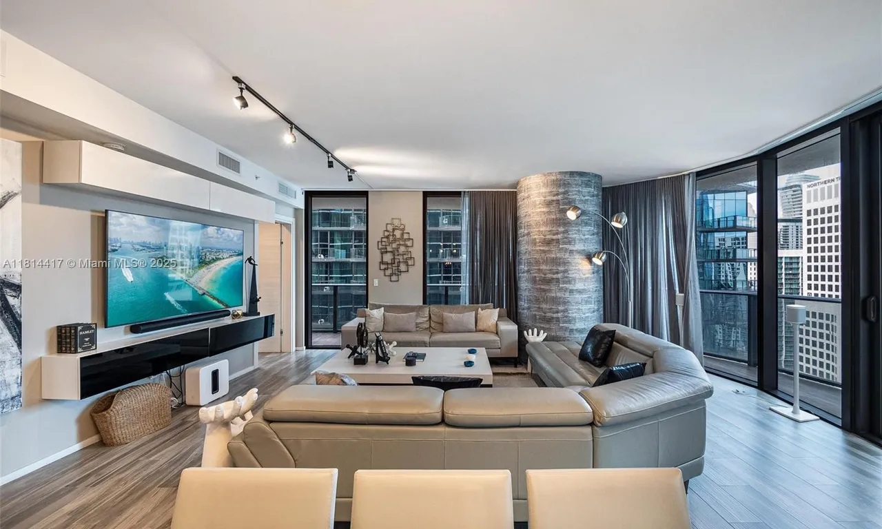 801 S Miami Ave # 3805, Miami FL 33130