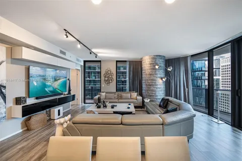 801 S Miami Ave # 3805, Miami FL 33130