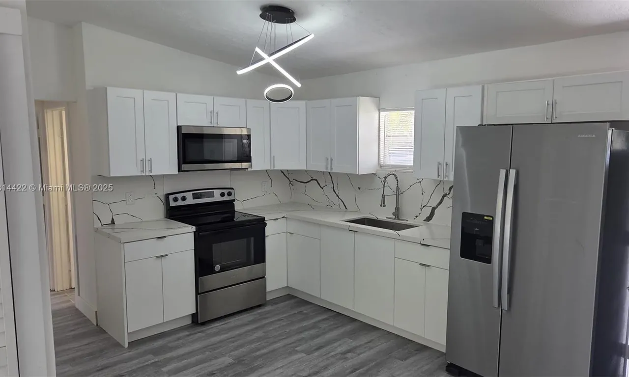 2248 MARINA PARK DR, Fort Myers FL 33905