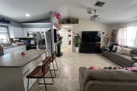 4426 SW SANTA BARBARA PL, Cape Coral FL 33914
