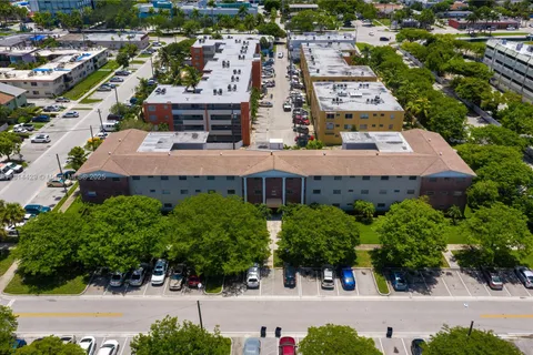 16851 NE 18th Ave # 302, North Miami Beach FL 33162