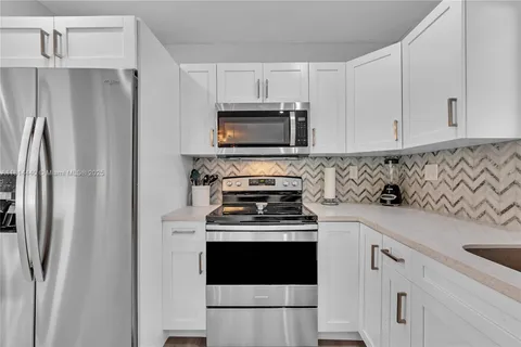 204 SW 19th Ave # 0, Fort Lauderdale FL 33312