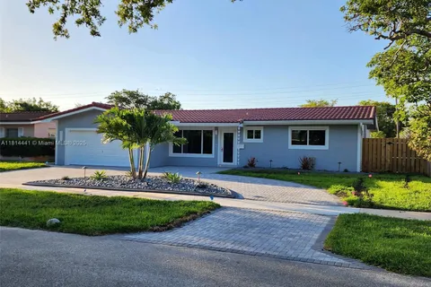 3805 Lincoln St, Hollywood FL 33021