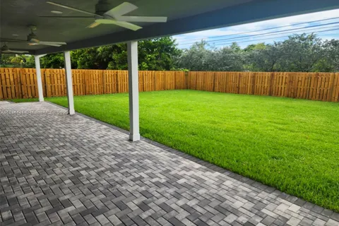 3805 Lincoln St, Hollywood FL 33021