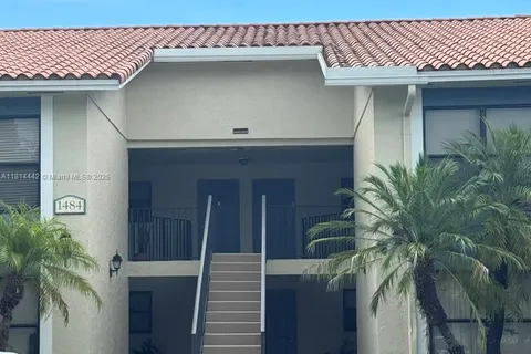 1484 Lake Crystal Dr, West Palm Beach FL 33411
