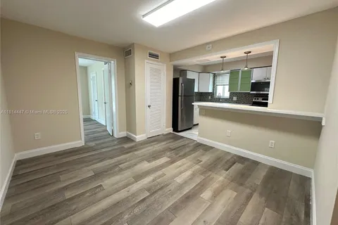 9971 W Bay Harbor Dr # 207, Bay Harbor Islands FL 33154