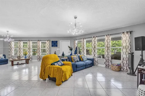 15240 SW 188th St, Miami FL 33187