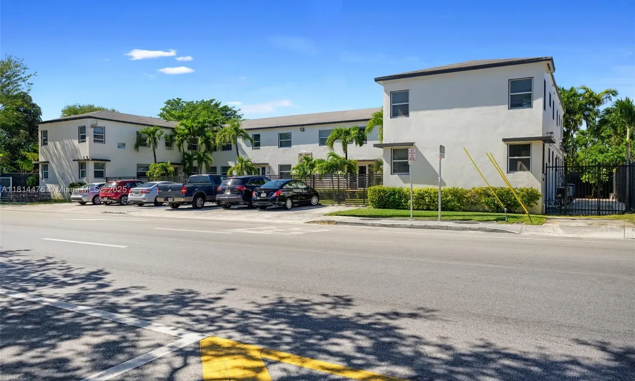 577 NE 82nd St # 17, Miami FL 33138