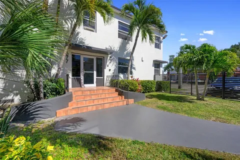 577 NE 82nd St # 17, Miami FL 33138