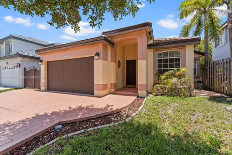 19847 NW 86th Ave, Hialeah FL 33015