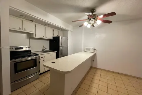 401 Ocean Dr # 219, Miami Beach FL 33139