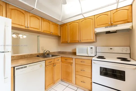 5830 NW 64th Ave # 105, Tamarac FL 33319