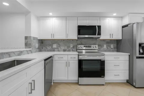 2057 Champions Way # 2057, North Lauderdale FL 33068