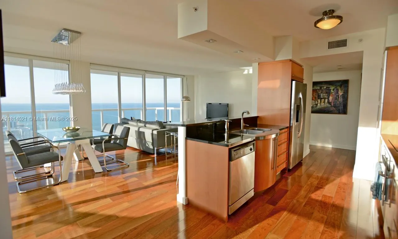 6365 Collins Ave # 3908, Miami Beach FL 33141