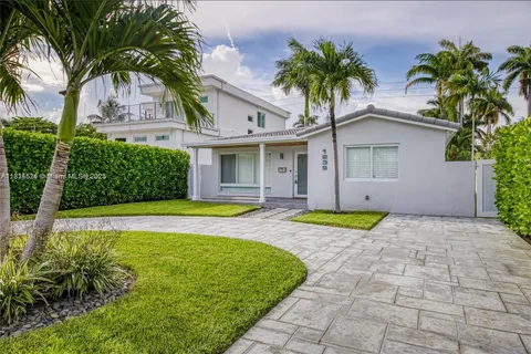 1239 Washington St # 1239, Hollywood FL 33019